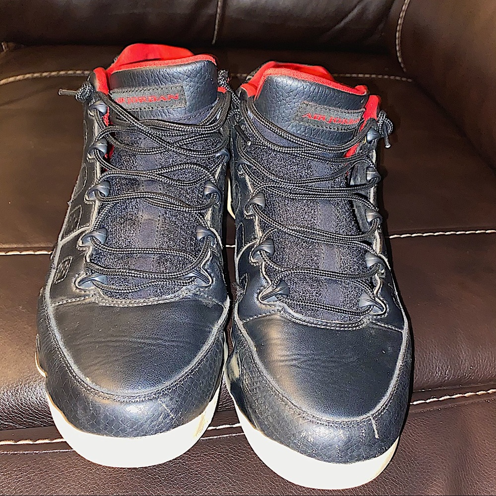* Air Jordan 9 Retro Low Black Red Snakeskin Sz 11